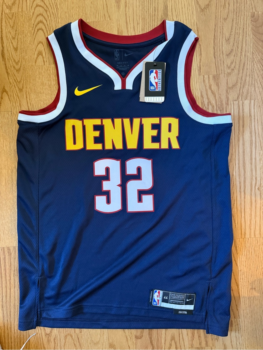 Official Nike Nuggets Basketball Jersey - Gordan #32 - Mens Size Medium - NWT